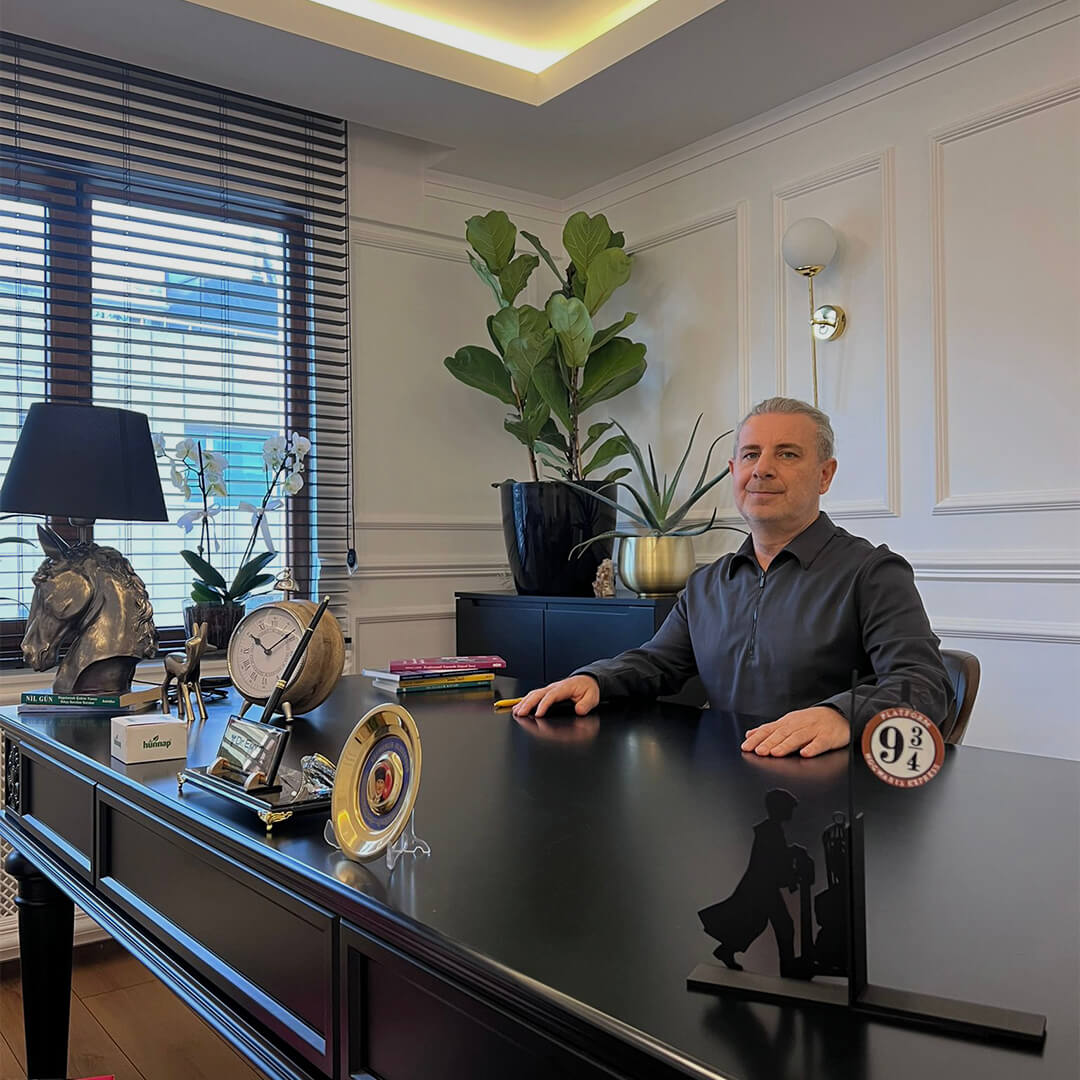 Dr. Ekrem Özmacera