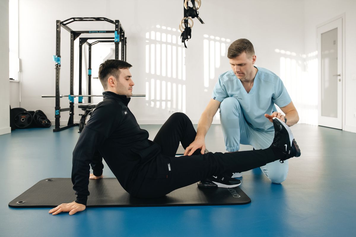Klinikte uygulanan rehabilitasyon ve egzersiz seansı